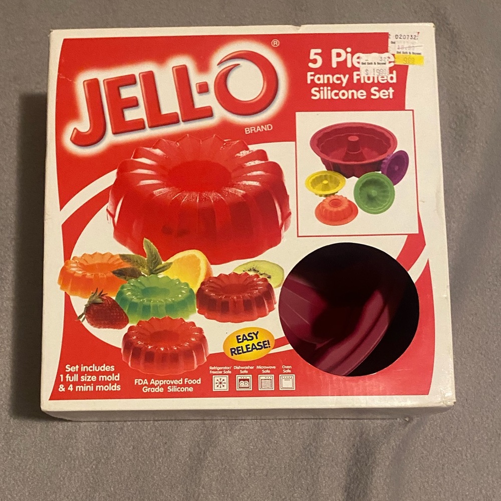 5 Jello Molds.